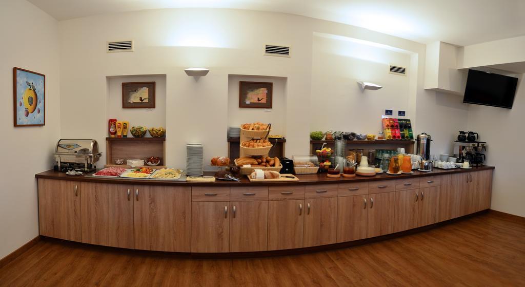 Hotel Admiral Lipno nad Vltavou Bagian luar foto